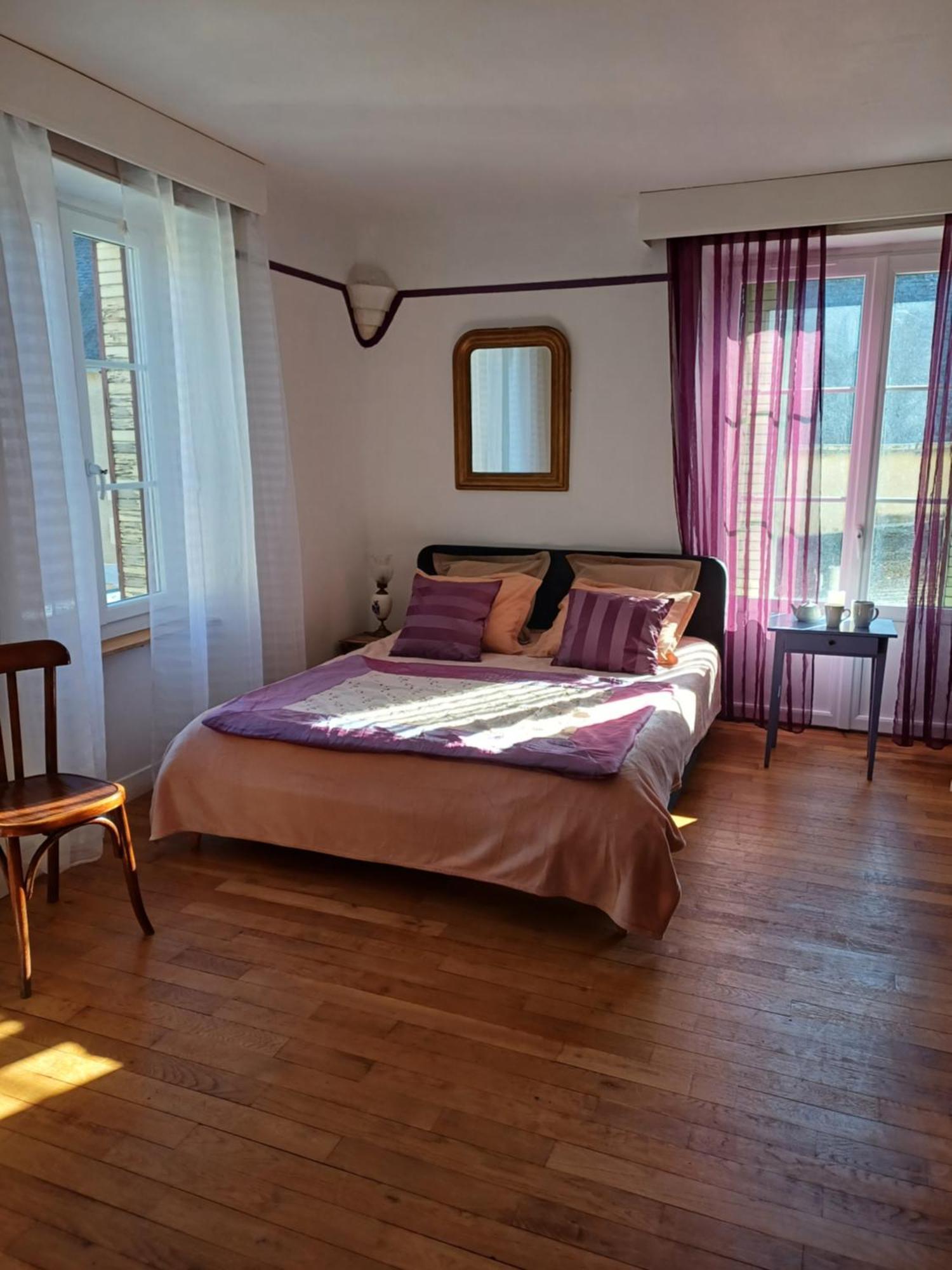 Maison Violette En Berry Aigurande Rom bilde